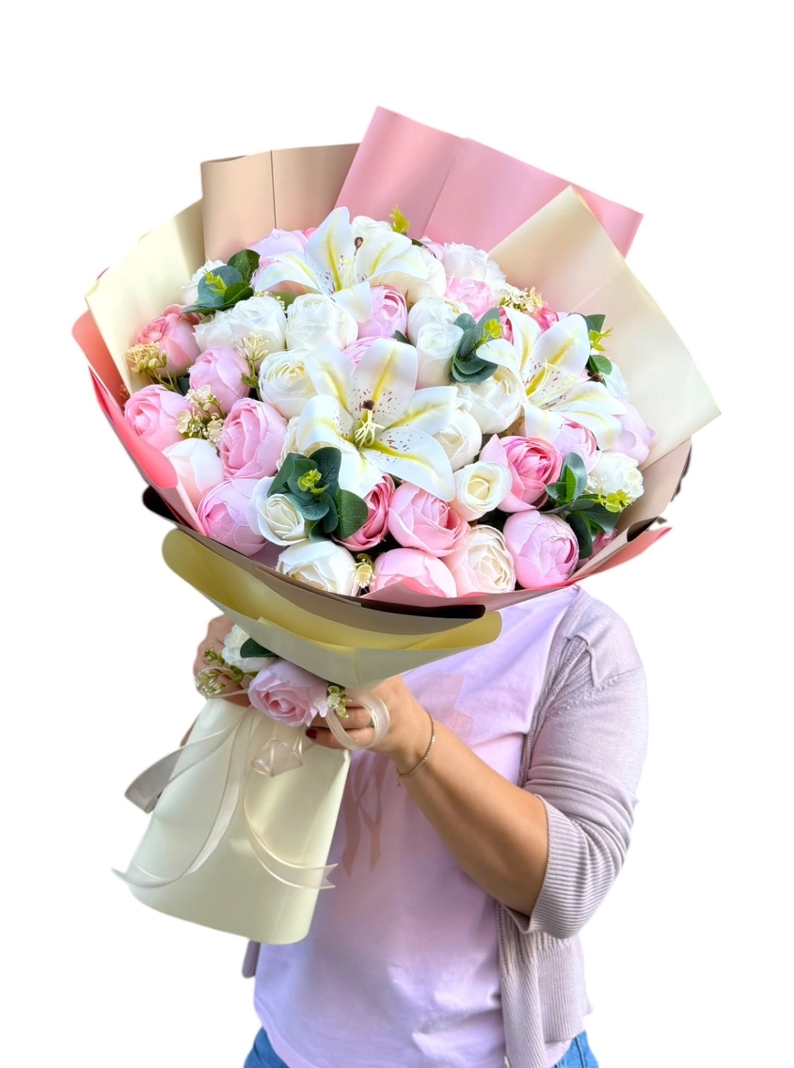 Beyaz Lilyum Ve Pembe Şakayık Güller Lüks Tasarım Buketi