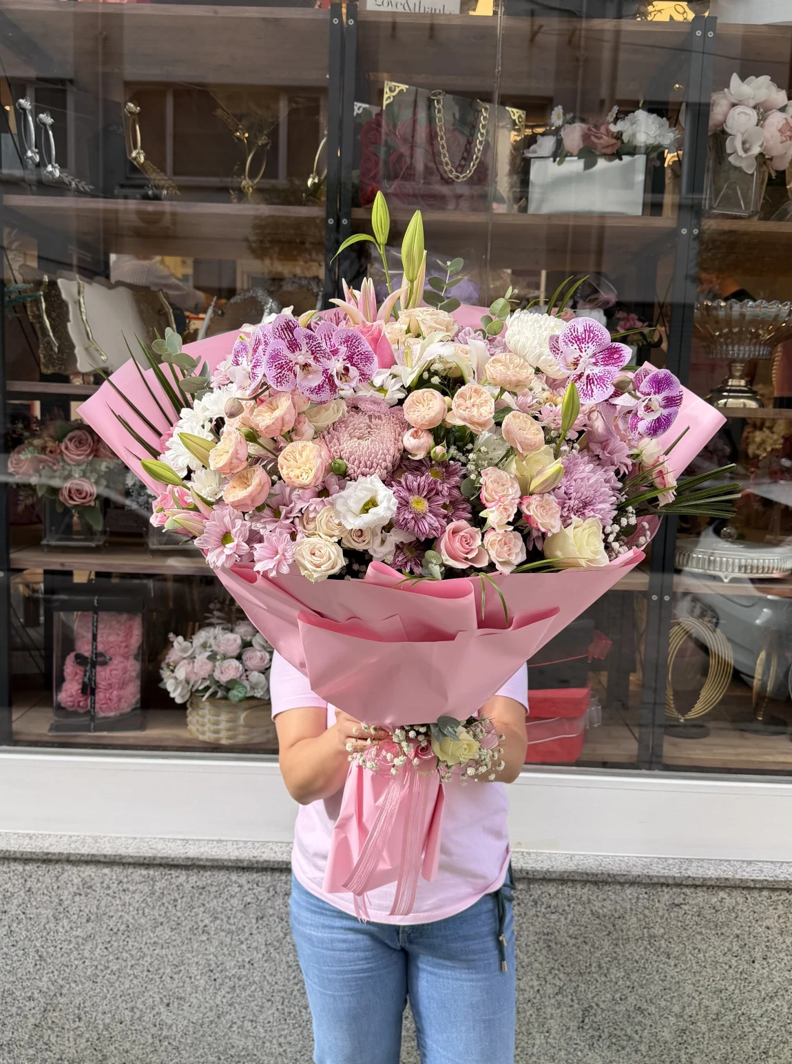 Pembe Orkide Ve Karışık Mevsim Çiçekli Lüks Tasarım Buket