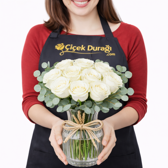 9 Beyaz Gül Vazoda