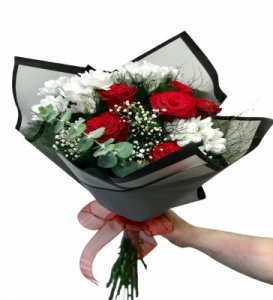 Buti̇k Tasarim Papatya Ve Gül Buketi̇