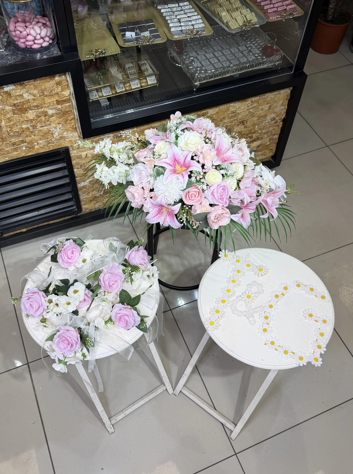 Yapay Model Gelin Arabası Ve Gelin Buketi